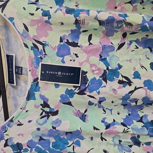 NWT Karen ScottPlus Size Crystal Floral-Print Scoop-Neck Top Sizr 2X - Picture 4 of 4